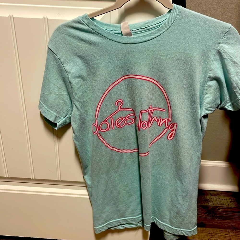 Tilted t shirt size small. only worn once and very good condition.